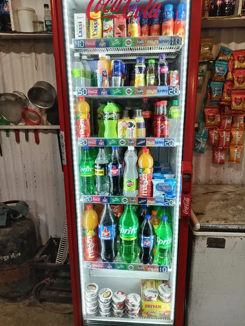 कोल्ड ड्रिंक का फ्रिज